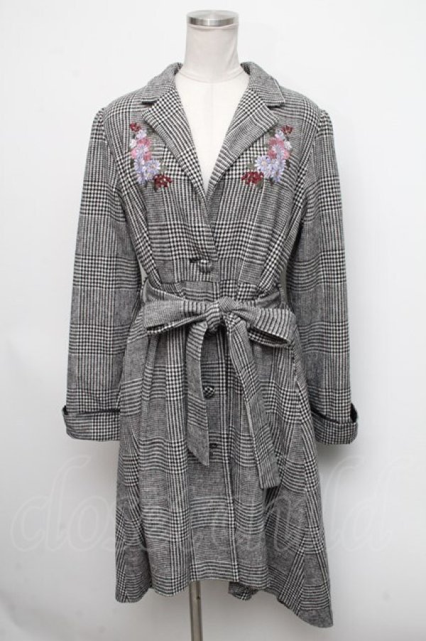 画像1: axes femme POETIQUE / 刺繍フィッシュテールコート  黒ｘ白 S-24-10-15-034-AX-CO-AS-ZT-C024 (1)
