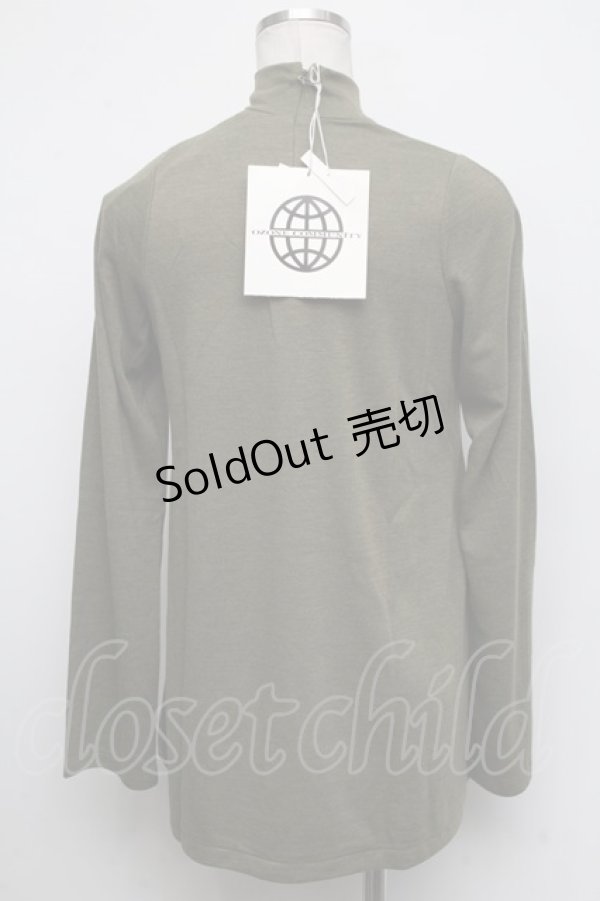 画像2: OZONE COMMUNITY / クロスデザインハイネックトップス  カーキ S-24-10-19-034-PU-TO-AS-ZT376 (2)