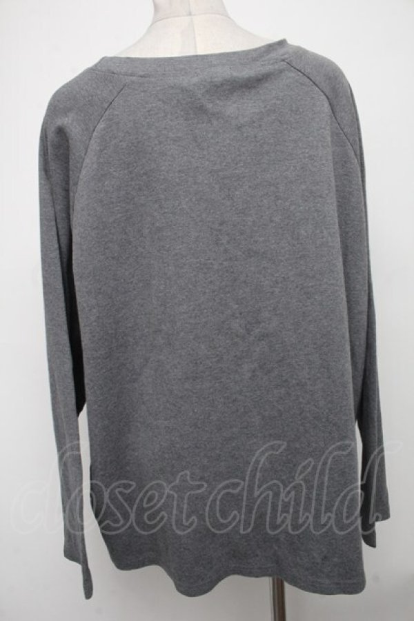 画像2: NieR Clothing / ロゴ刺繍トップス  グレー S-25-01-05-025-PU-TO-AS-ZT139 (2)
