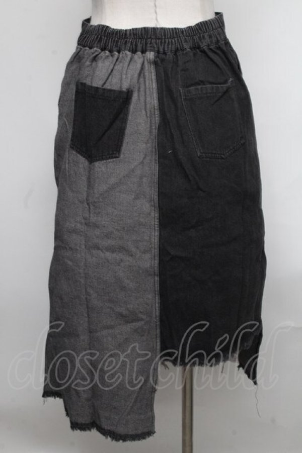 画像2: NieR Clothing / アシメデニムスカート  グレー S-25-01-22-1092-PU-SK-AS-ZS (2)
