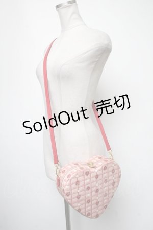 画像: Q-pot. / ハートストロベリーチョコレートハートクロスボディーバッグ  ピンク S-25-02-15-015-QP-BG-AS-ZS