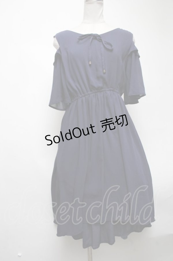 画像1: axes femme / 肩開きデザイン楊柳ワンピース  ネイビー S-25-02-25-056-AX-OP-HR-ZS (1)