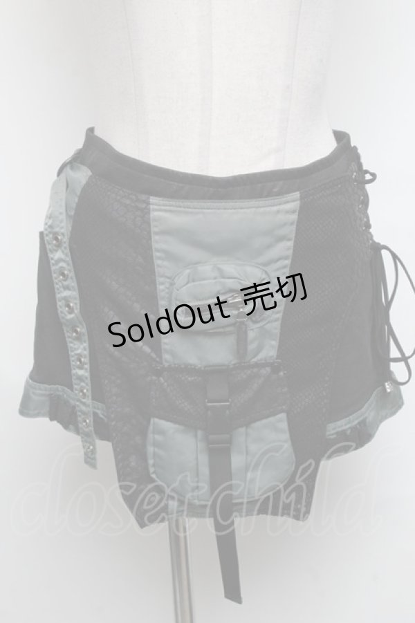 画像1: Qutie Frash / フラップ付きショートパンツ  黒ｘカーキ S-25-03-06-084-QU-PA-AS-ZS (1)