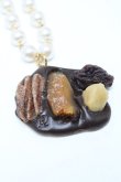 画像1: Q-pot. / ドライフルーツチョコレートパールチェーンネックレス  ブラウン S-25-03-10-042-QP-AC-AS-ZS (1)
