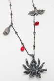 画像2: Q-pot. / ヴァンパイアスパイダーネックレス  シルバー S-25-03-10-053-QP-AC-AS-ZS (2)
