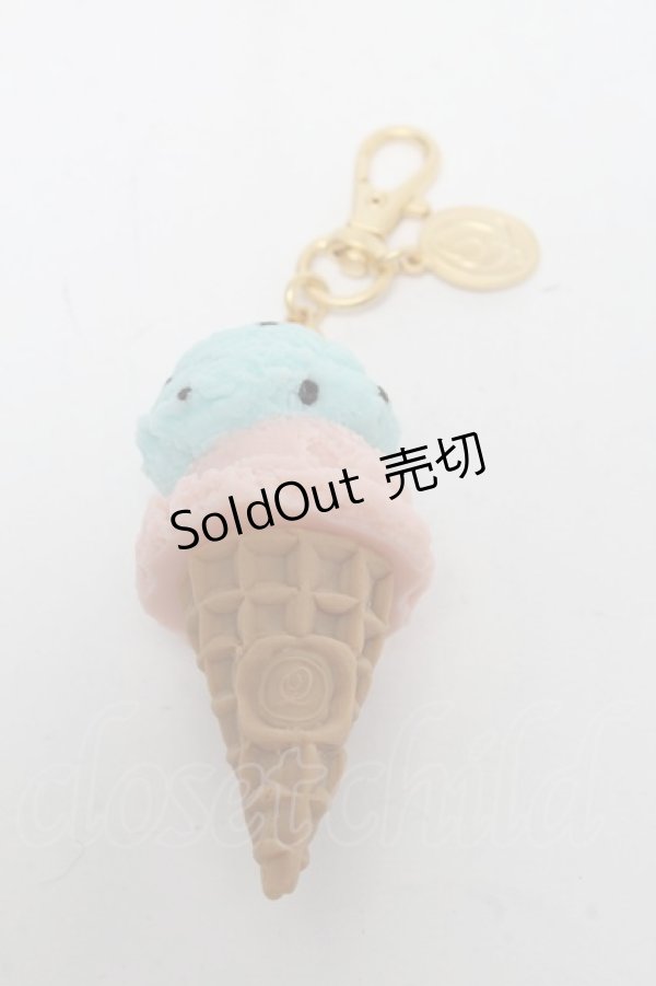 画像1: Q-pot. / ミントチョコレート＆ストロベリーダブルアイスクリームバッグチャーム   S-25-03-10-006-QP-ZA-HR-ZS (1)