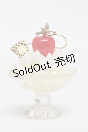 画像: Q-pot. / チェリーサンデーピアス  白 S-25-03-10-1045-QP-AC-HR-ZS
