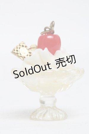 画像: Q-pot. / チェリーサンデーピアス  白 S-25-03-10-1046-QP-AC-HR-ZS