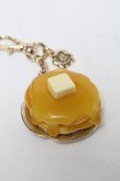 画像1: Q-pot. / キャラメルパンケーキバッグチャーム   S-25-03-10-014-QP-AC-HR-ZS (1)