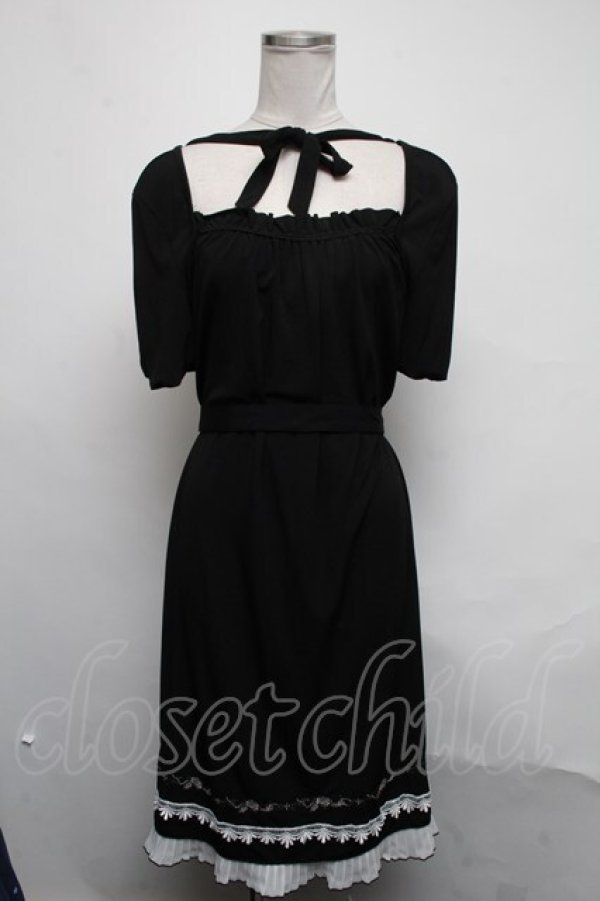 画像1: Ozz Croce / 裾プリーツ刺繍ワンピース  黒ｘ白 S-25-03-11-047-OO-OP-HR-ZS (1)