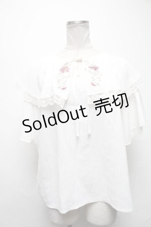 画像: axes femme / 刺繍入ケープブラウス  白 S-25-03-20-021-AX-BL-HR-ZS