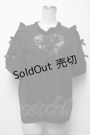 画像: axes femme POETIQUE / フラワーハート刺 ブラウス  黒 S-25-03-22-030-AX-BL-HR-ZS