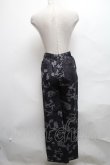 画像2: NieR Clothing / 転写プリントパンツ   S-25-03-25-082-PU-PA-HR-ZS (2)