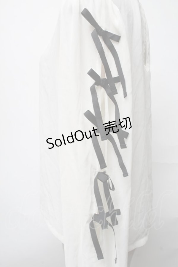 画像3: E hyphen world gallery / 袖リボントップス  オフ S-25-04-05-025-LO-BL-AS-ZS (3)