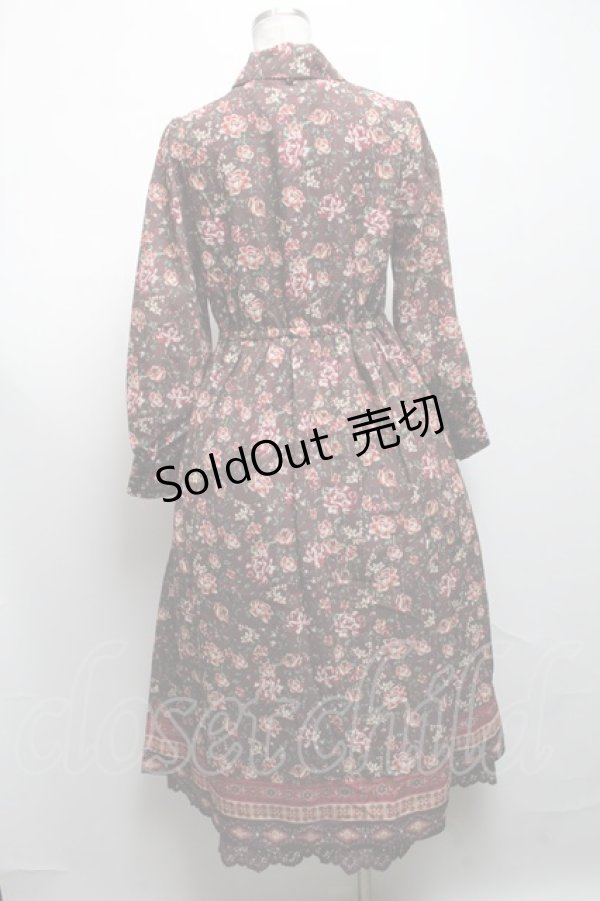 画像2: axes femme NOSTALGIE / パネル柄ボウタイ付きワンピース  ブラウン S-25-04-09-060-AX-OP-HR-ZS (2)