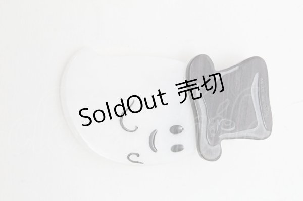 画像1: Q-pot. / おばけちゃんブローチ  白 S-25-04-09-017-QP-AC-HR-ZS (1)