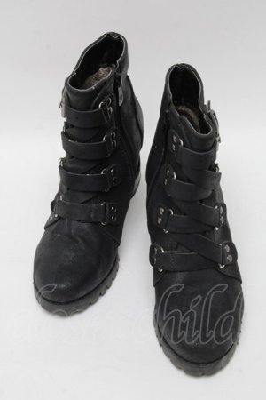画像: GOTH / 編み上げデザインヒールブーツ  黒 S-25-04-12-006-GO-ZA-HR-ZS