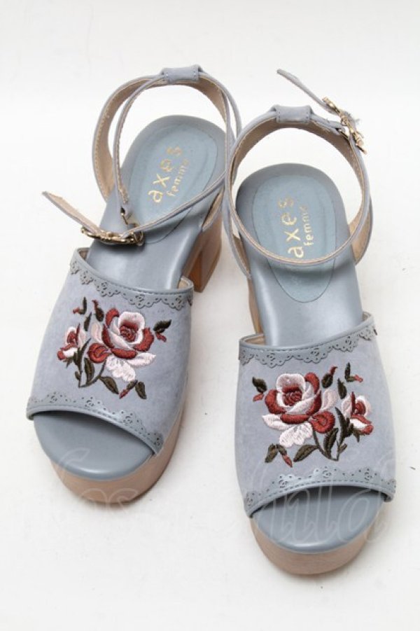 画像1: axes femme / 刺繍入りスエードブーツサンダル  サックス S-25-04-18-027-AX-SH-HR-ZT-K002 (1)