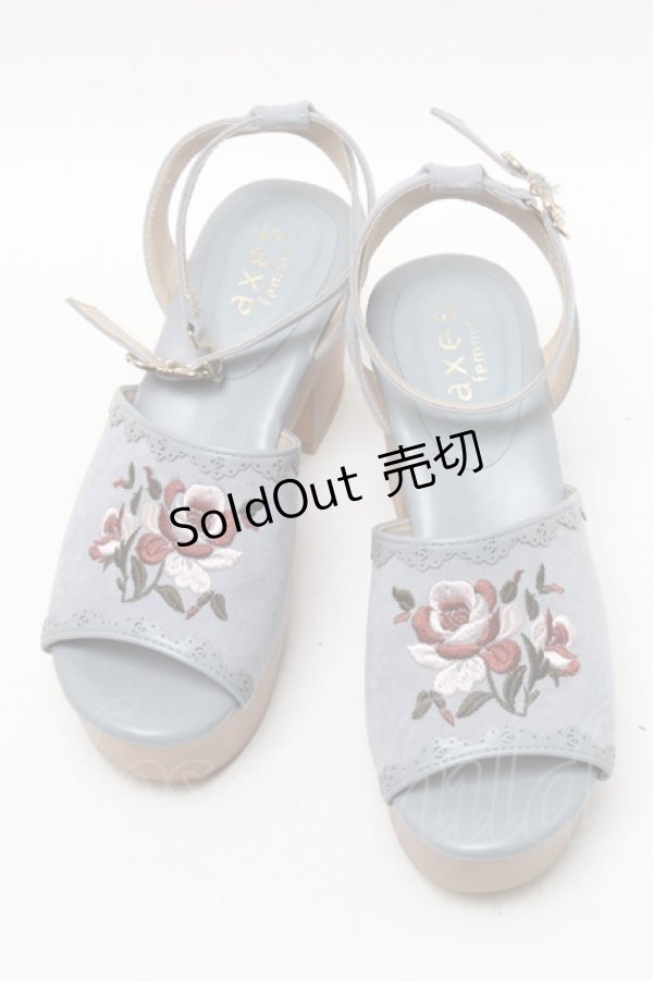 画像1: axes femme / 刺繍入りスエードブーツサンダル  サックス S-25-04-18-027-AX-SH-HR-ZT-K002 (1)