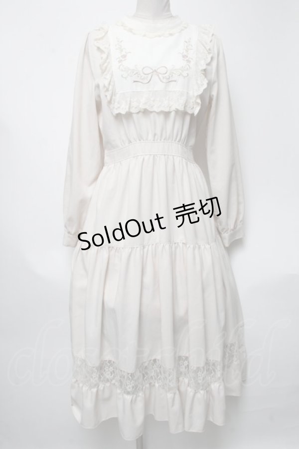 画像1: axes femme POETIQUE / ブロッキングブーケ刺繍ワンピース  ベージュ S-25-04-19-051-AX-OP-HR-ZS (1)