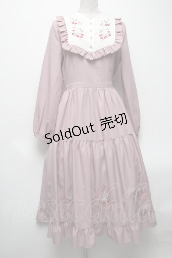 画像1: axes femme POETIQUE / ブロッキングベリー刺繍ワンピース ピンク  S-25-04-19-039-AX-OP-AS-ZS (1)
