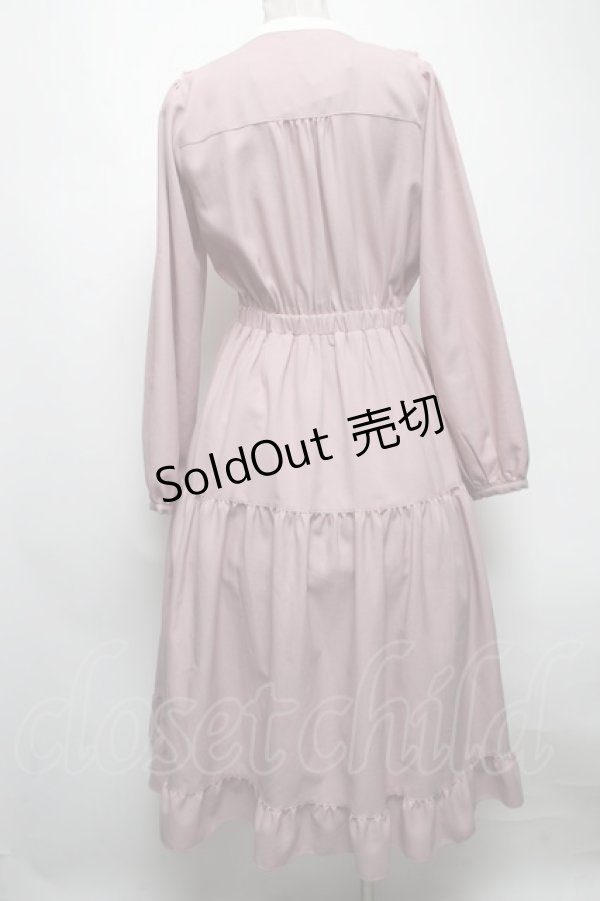 画像2: axes femme POETIQUE / ブロッキングベリー刺繍ワンピース ピンク  S-25-04-19-039-AX-OP-AS-ZS (2)
