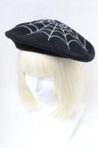 画像1: Q-pot. / 蜘蛛の巣ベレー帽  黒 S-25-04-23-004-QP-AC-AS-ZS (1)