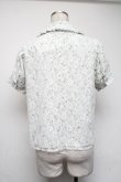 画像2: axes femme POETIQUE / レースラッフルフリル半袖ブラウス  オフ S-25-05-05-058-AX-BL-AS-ZS (2)