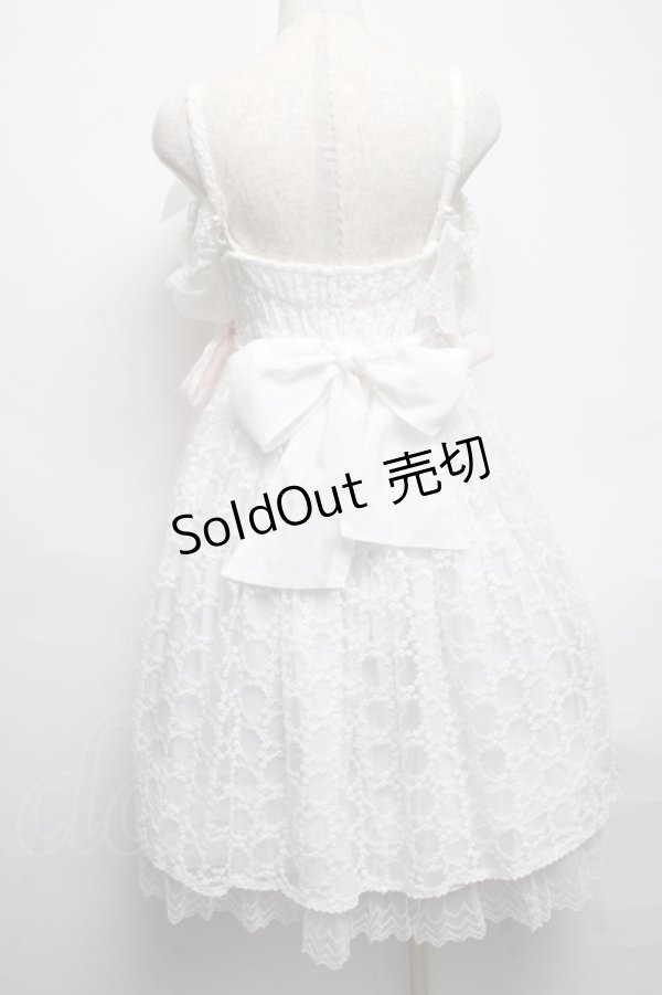 画像2: BABY,THE STARS SHINE BRIGHT / はるちゃんの願いを紡ぐFlower embroideryジャンパースカート  白 S-25-05-14-047-BA-OP-AS-ZS (2)