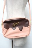 画像1: Q-pot. / メルティーストロベリーチョコレートショルダー  ピンク S-25-05-21-012-QP-BG-AS-ZS (1)