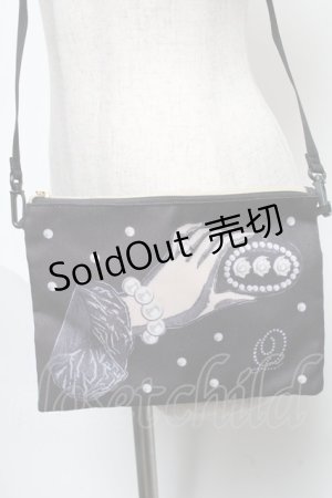 画像: Q-pot. / SEASONAL LOOK BOOK 〜CAKE〜 パールホイップサコッシュ ムック本付録  黒 S-25-05-21-019-QP-BG-AS-ZS