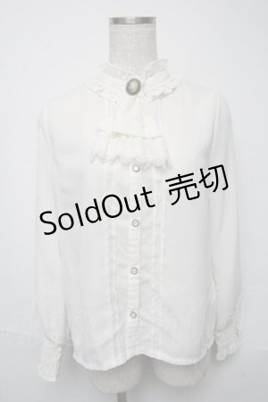 画像: axes femme / レースジャボ付ハイネックブラウス  キナリ S-25-05-25-016-AX-BL-HR-ZS