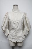 画像1: ATELIER PIERROT / 立ち襟レース七分丈ブラウス  ベージュ S-25-05-25-022-EL-BL-HR-ZS (1)