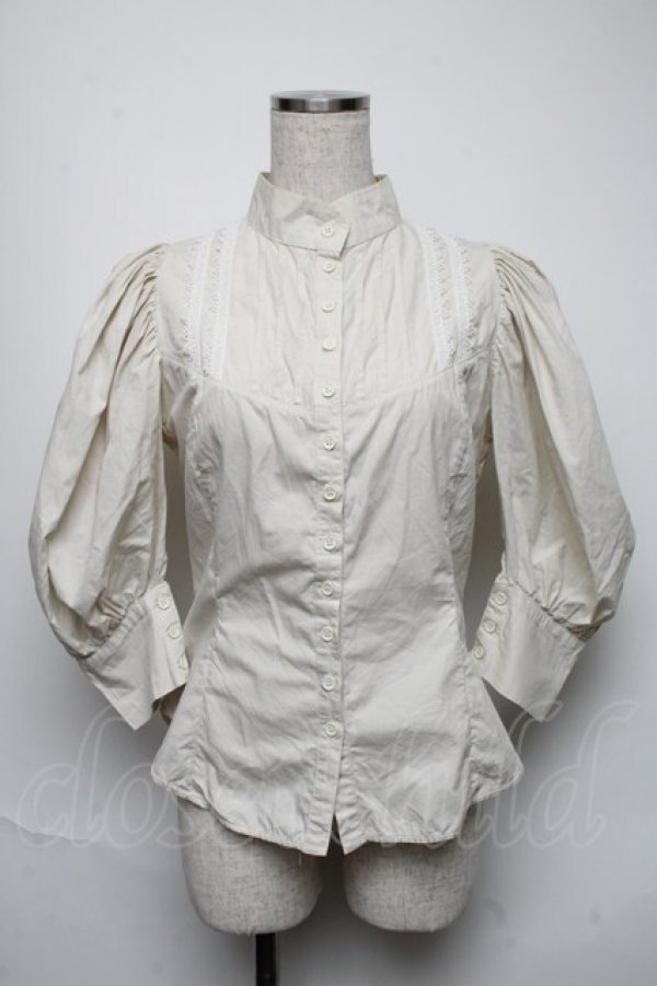 画像1: ATELIER PIERROT / 立ち襟レース七分丈ブラウス  ベージュ S-25-05-25-022-EL-BL-HR-ZS (1)