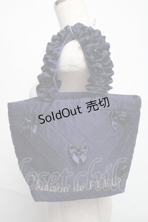 画像1: Maison de FLEUR / ダイヤキルトリボンフリルハンドルトートバッグ  紺 S-25-06-01-023-LO-BG-HR-ZS (1)
