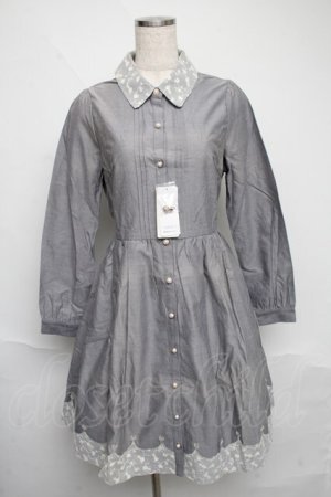 画像: axes femme / チュールレース使いシャツワンピース  グレー S-25-06-09-051-AX-OP-HR-ZS