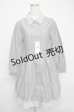 画像: axes femme / チュールレース使いシャツワンピース  グレー S-25-06-09-051-AX-OP-HR-ZI