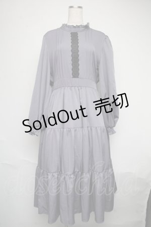 画像: m petit by misako / AOK＊レースティアードワンピース  グレー S-25-06-09-1039-LO-OP-HR-ZS