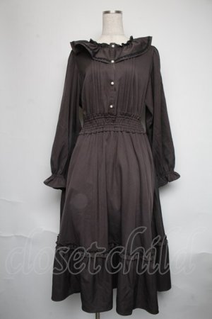 画像: m petit by misako / AOK*フリルカラータックワンピース 3L ブラウン S-25-06-09-1044-LO-OP-HR-ZS