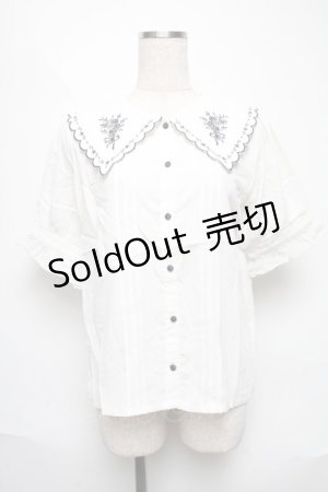 画像: axes femme POETIQUE / ブーケ刺繍スカラップ襟ブラウス  キナリ S-25-06-11-017-AX-BL-AS-ZS