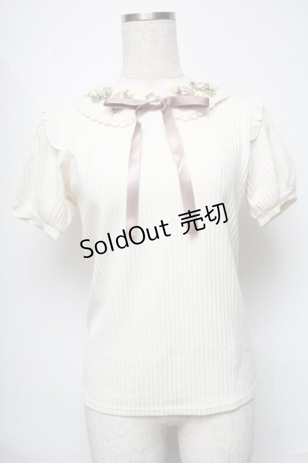 画像1: axes femme POETIQUE / フラワーリボン刺繍襟プルオーバー  オフ S-25-06-11-020-AX-TO-AS-ZS (1)
