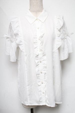 画像: axes femme POETIQUE / レースラッフルブラウス  白 S-25-06-11-028-AX-BL-AS-ZS