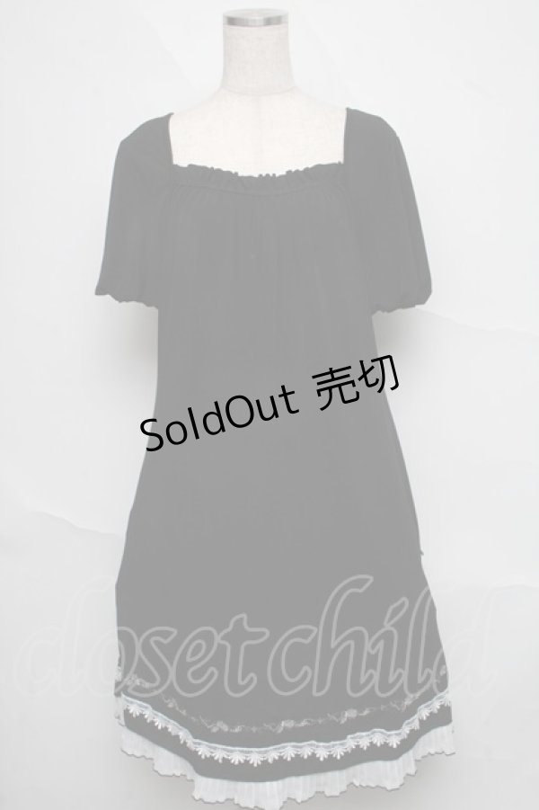画像1: Ozz Croce / 裾プリーツ刺繍ワンピース  黒ｘ白 S-25-06-20-040-OO-OP-HR-ZS (1)