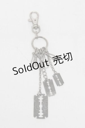 画像: Jean Paul GAULTIER / メタルカミソリデザインキーホルダー   S-25-06-23-008-GO-AC-AS-ZS