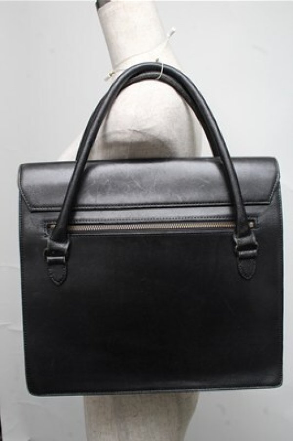 高価値セリー Jean Paul GAULTIER / ロゴ型押しレザーバッグ 黒 S-25-06-27 バッグ