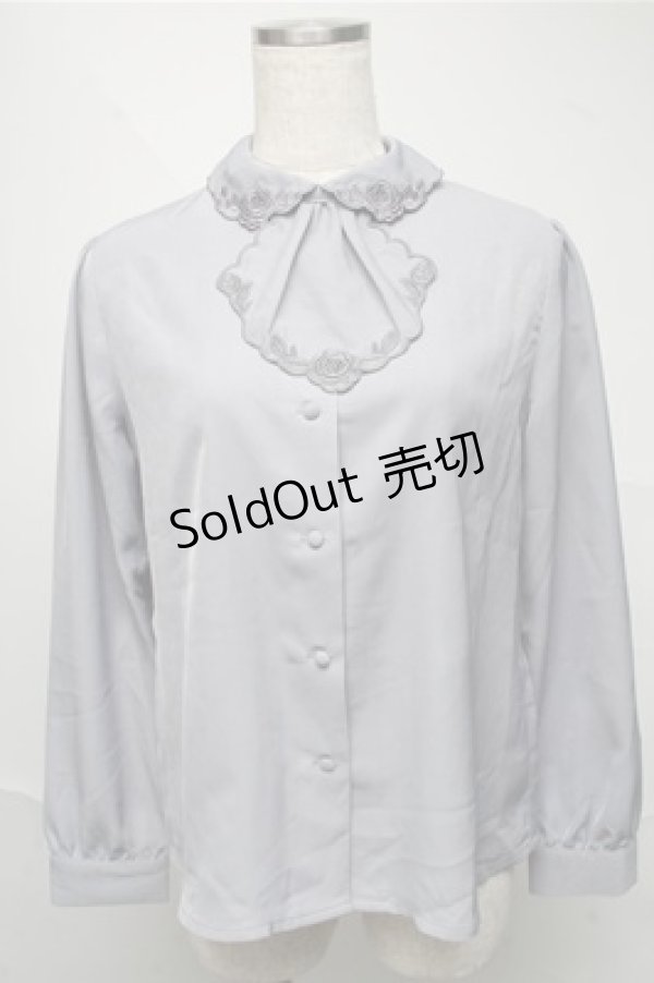 画像1: an another angelus / カットワーク刺繍ジャボ付きブラウス  グレー S-25-06-27-019-CA-BL-HR-ZT490 (1)