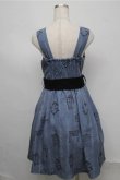 画像2: Fi.n.t / ベルト付きクローゼット柄ワンピース  ブルー S-25-07-20-055-CA-OP-HR-ZT261 (2)