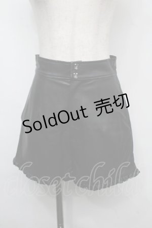画像: EATME / フェイクレザーショートパンツ  黒 S-25-07-21-057-LO-PA-HR-ZS