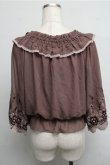 画像2: axes femme / オフショル刺繍シフォントップス  ブラウン S-25-07-26-030-AX-TO-HR-ZS (2)