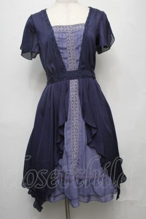 画像: axes femme / タックスリット切り替えワンピース  ブルー S-25-08-01-046-AX-OP-HR-ZS